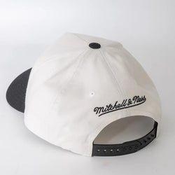 Mitchell & Ness NBA Pro Pinch White Team Colour Snapback Cap San Antonio Spurs