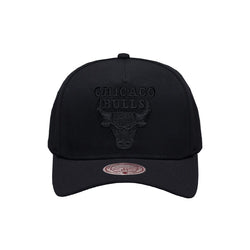 Mitchell & Ness NBA Black on Black Snapback Cap Chicago Bulls