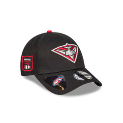 New Era 9Forty CS Essendon Bombers Side Hit